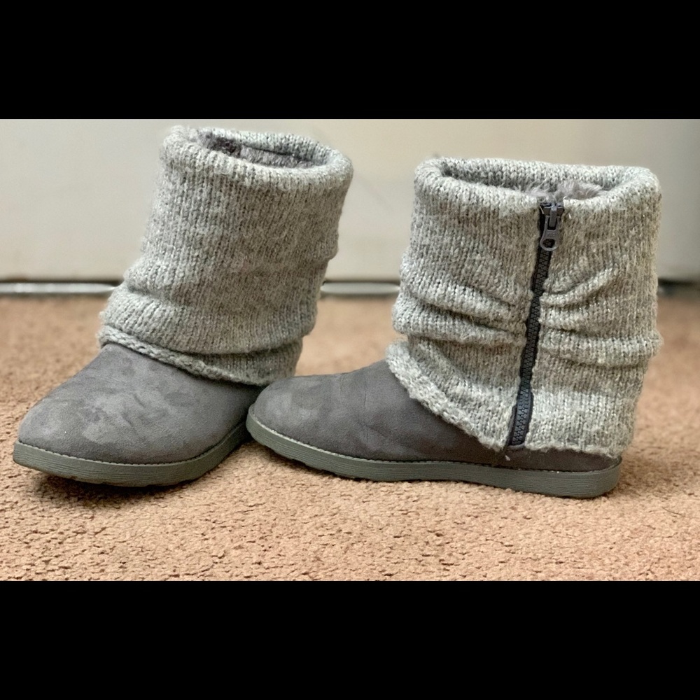 Snow boots